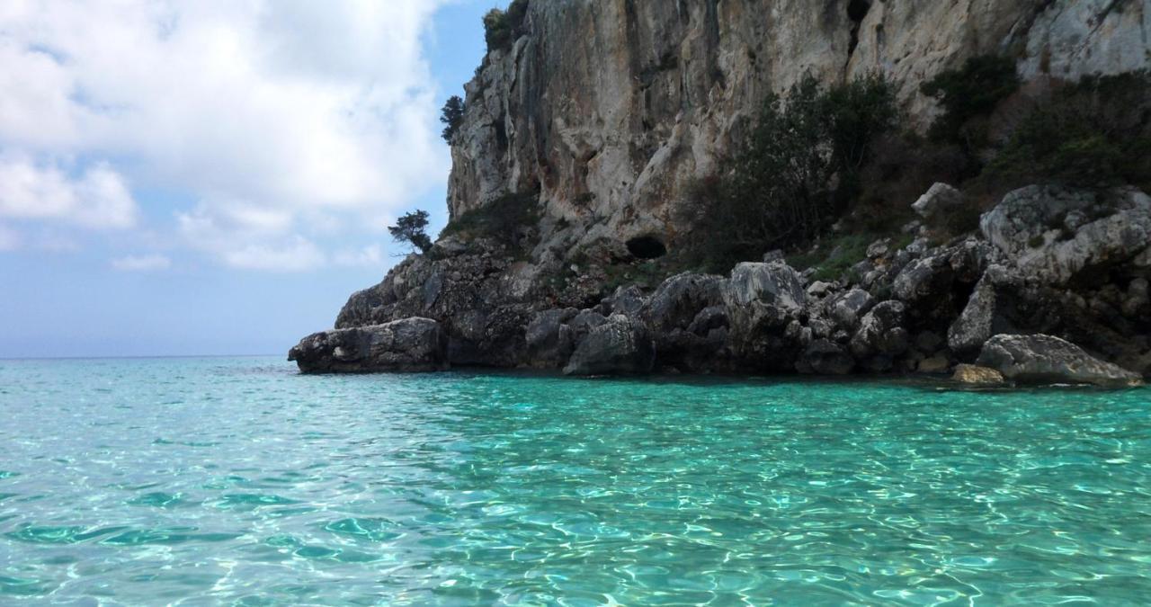 Appartamento Perla Verde, Wifi E Air Con Cala Gonone Ngoại thất bức ảnh